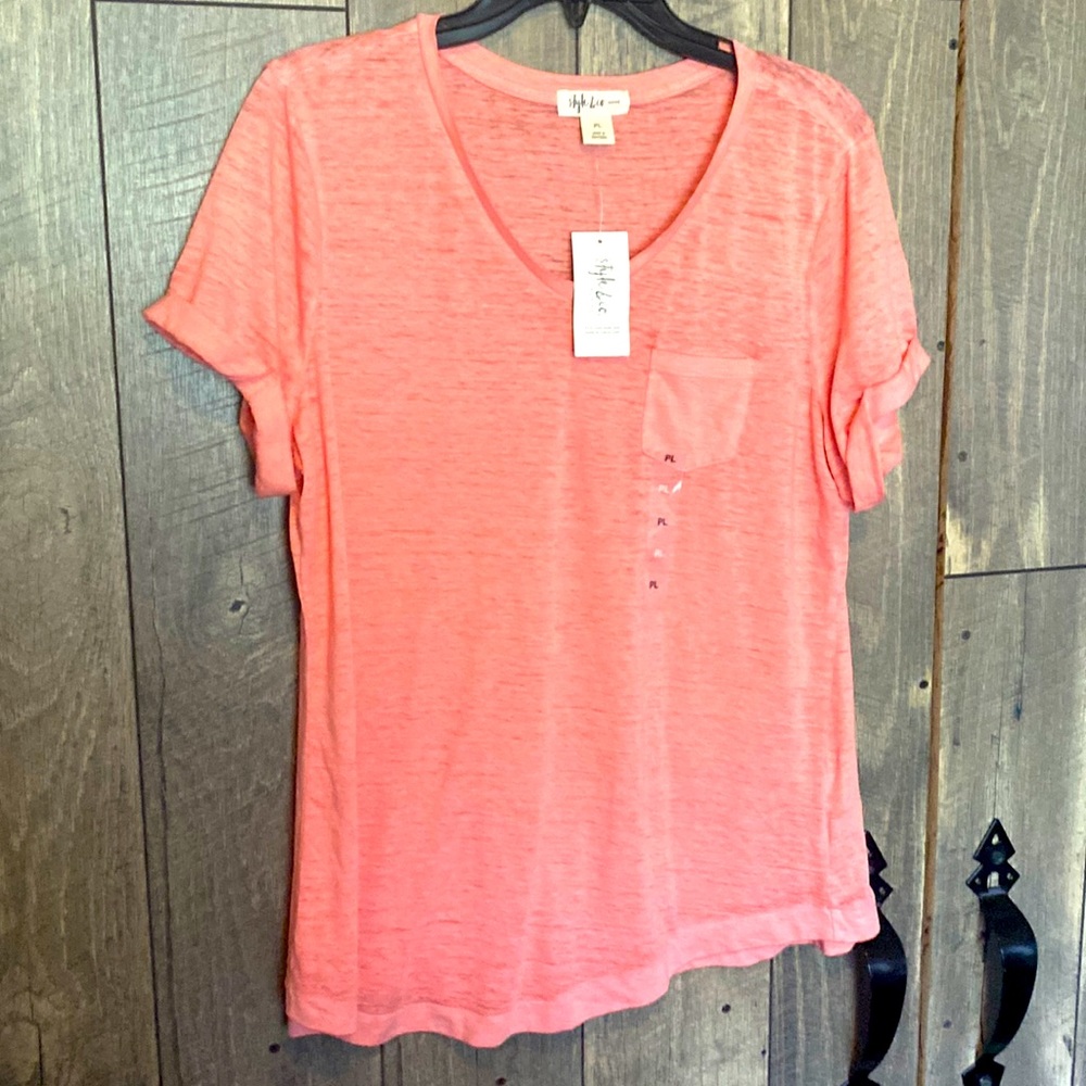 Style & Co Women’s Top. T-shirt V-Neck. Tropic Peach. PL.